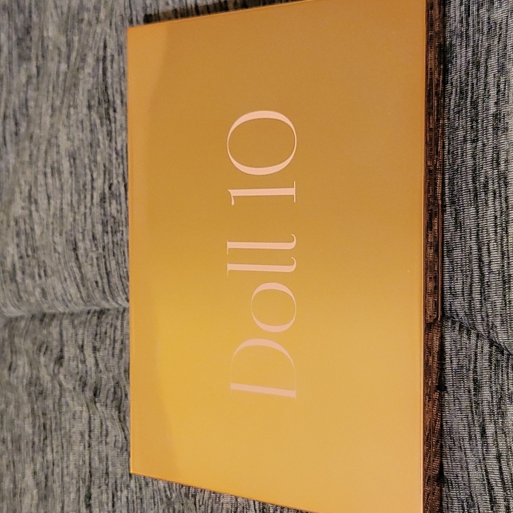Doll 10 Complexion Enhancing Face Palette-- .84oz